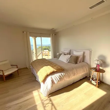 Apartment Postee Face A La *
